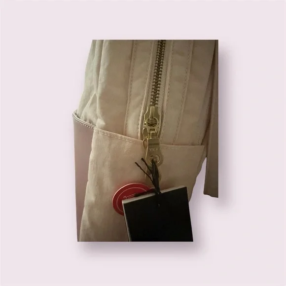 HERSCHEL SUPPLY CO.
Orion Mid-Volume Backpack 18.5L - Picture 3 of 9